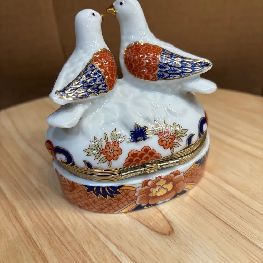 VTG Andrea by Sadek Imari Dove Love Birds Porcelain/hinged  Trinket Box